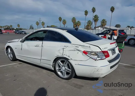 2012 Mercedes-Benz E 350 z USA, uszkodzony, nr VIN WDDKJ5KBXCF137956